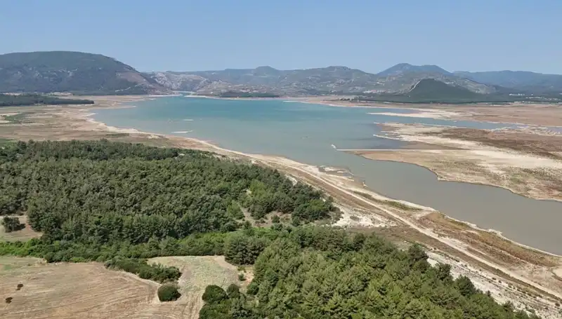 İzmir'de Tehlike Çanları: Su Kullanımında Yüzde 50 Düşüş Alarmı