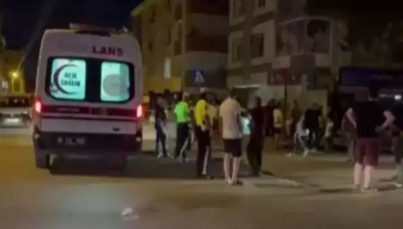 Alkollü Sürücü Tartıştığı Yayaları Kamyonetle Ezdi, Olay Yerininde Şok Anlar!