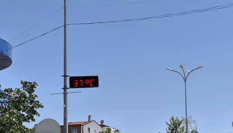 Sıcak Havalar Bizi Bekliyor: Termometreler 38 Derecelere Ulaştı!