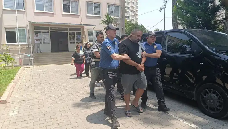 Adana'da Dolandırıcılık Operasyonunda 4 Kişi Tutuklandı: Gerçekler Eşliğinde Dram Dolu Bir Hikaye