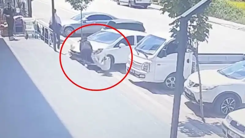Yalova'da Lise Öğrencisi Feci Kaza Sonucu Aracın Altında Kaldı!