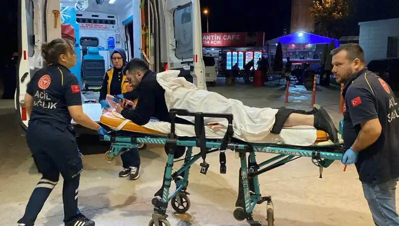 Kavga Eden Çiftçi Bacağından Bıçaklandı, Olay Herkesi Şaşırttı!