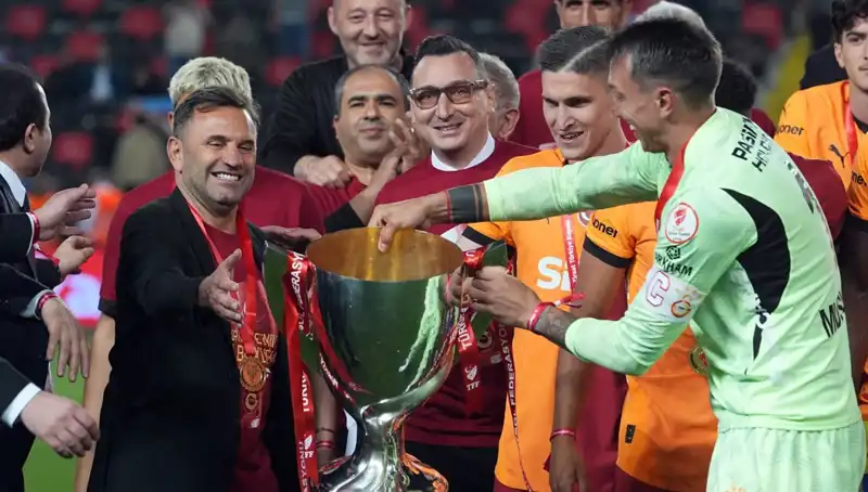 Okan Buruk’tan Galatasaray'a Hedef Dolu Mesaj: Avrupa'nın Zirvesine