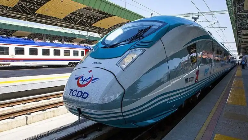 TCDD 140 Yeni Tren Makinisti Alıyor: Başvuru Süreci ve Şartları Neler?