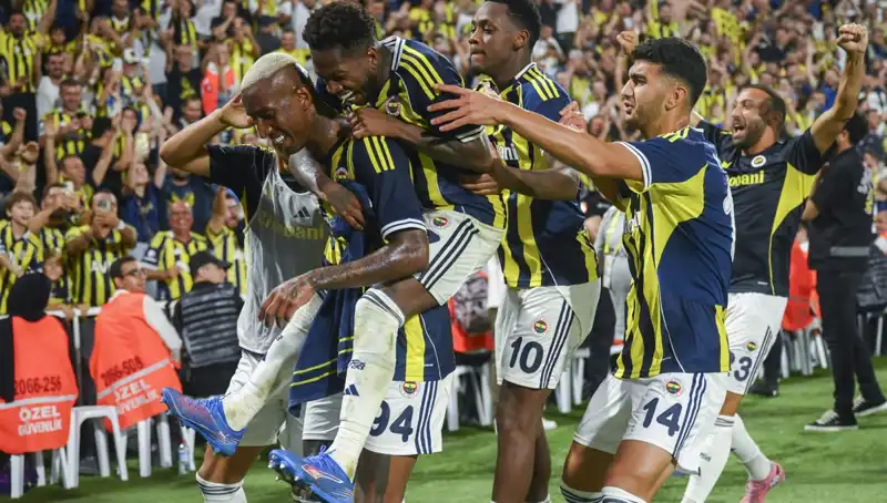 Fenerbahçe'ye Yaz Transfer Döneminde Rekor Gelir: Neler Yaşandı?