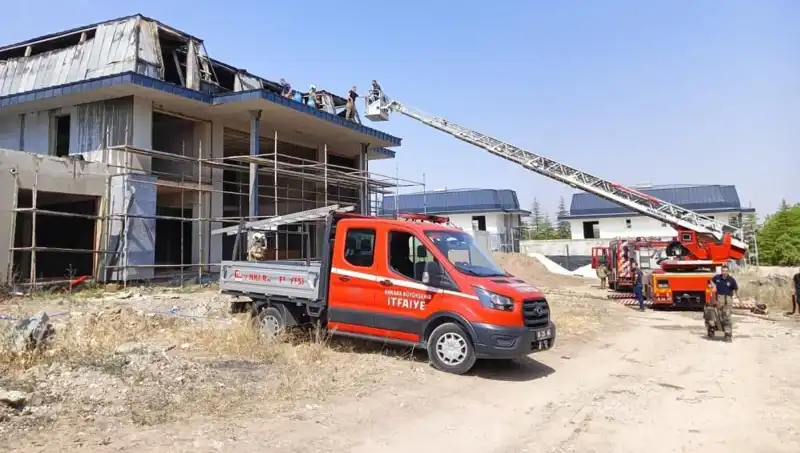 Ankara Gölbaşı'ndaki Villalarda Çıkan Yangın, Panik Yarattı