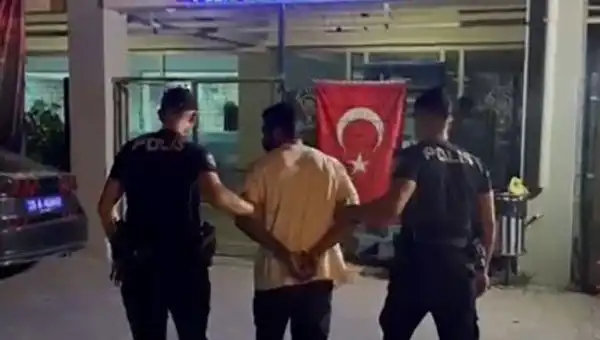 18 Yıl 9 Ay Hapis Cezasıyla Aranan Firari İzmir'de Yakalandı