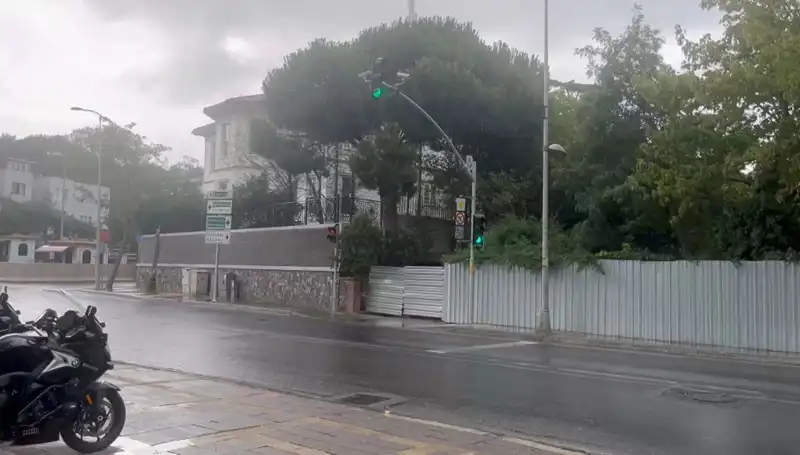 İstanbul Yine Güçlü Sağanağın Etkisi Altında: Yağışlar Hayatı Nasıl Etkiliyor?