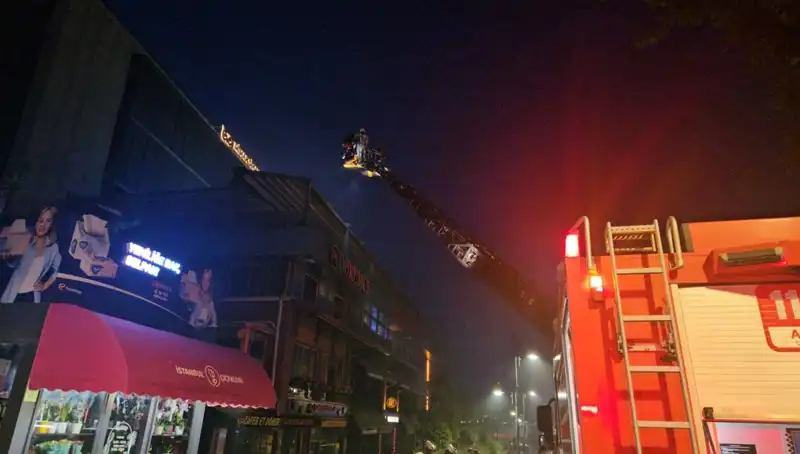 Beşiktaş'ta 3 Katlı Restoranda Korkutan Yangın: Detaylar ve Gelişmeler