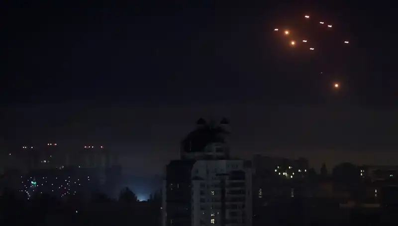Rusya'nın Kiev'e Yönelik Hava Saldırıları ve Sumi'de Tahliye Emri: Neler Oluyor?