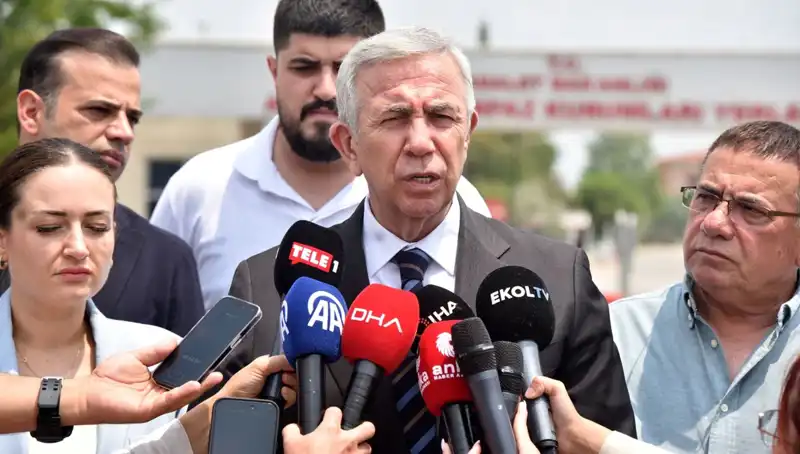 Mansur Yavaş, Antalya'da Muhittin Böcek'i Ziyaret Etti: İşbirliği Adımları Atıldı