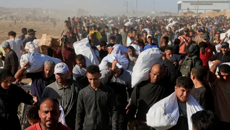İsrail Ordusu Han Yunus'a Tüm Poyraza İlerlemesine Devam Ediyor