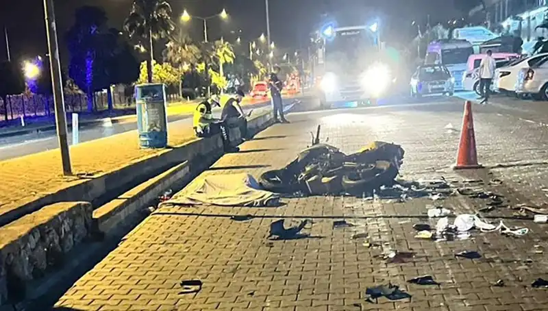 Alanya'da Motosiklet Kazası: Genç Hayatını Kaybetti, Şehirde Yas Var