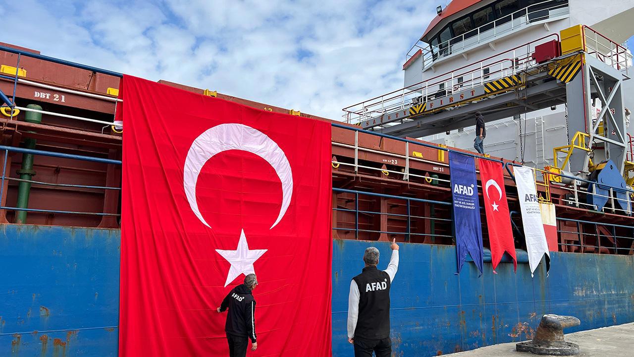 Yardım Gemisi Mısır'a Ulaştı