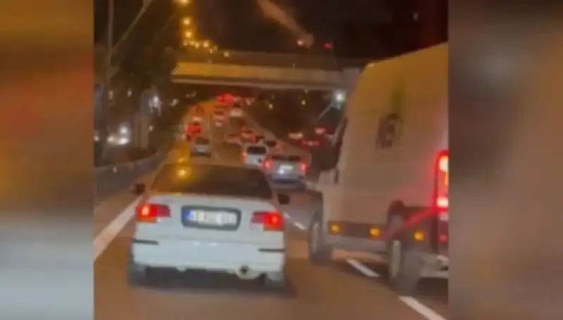 Tuzla'da Makas Terörü: Kaza Sonrası Şaşırtan Kaçış ve Tutuklama