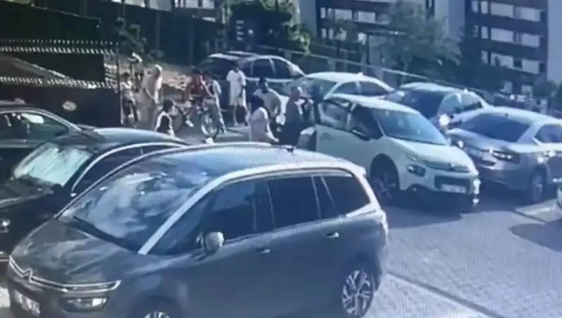 Eşi ve Yakınlarını Araba ile Ezdi: Şok Edici Olayın Ayrıntıları