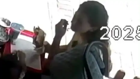Genç Kadın Saçını Tostun İçine Koydu: Sosyal Medyada Şok Etkisi Yarattı!