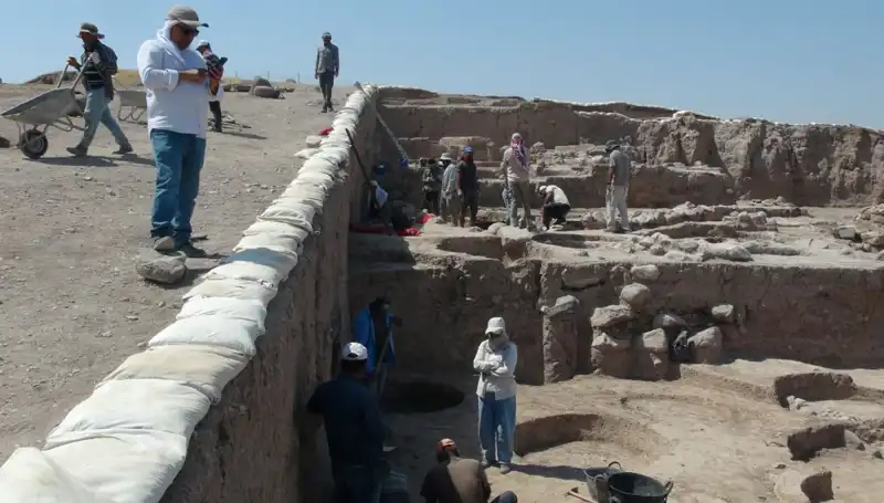 Kilis'teki Oylum Höyük'teki Kazı Çalışmaları Sıcak Havaya Rağmen Devam Ediyor