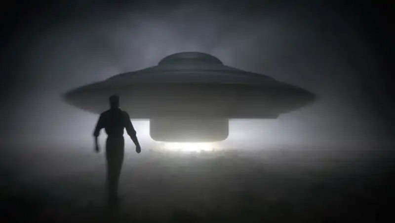 Uzman UFO Gözlemleriyle Şok Edici İddiada Bulundu: "Uzaylılar Masum İnsanı Katlediyor"