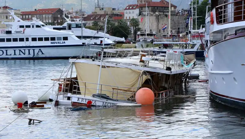 Hırvatistan'da Şiddetli Fırtına: Feribot Gemi Kazasında Felaket