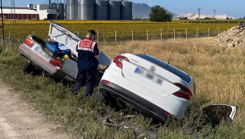 Adana'da Feci Trafik Kazası: Anne ve Bebeğinin Hayatı Kayıp Gitti