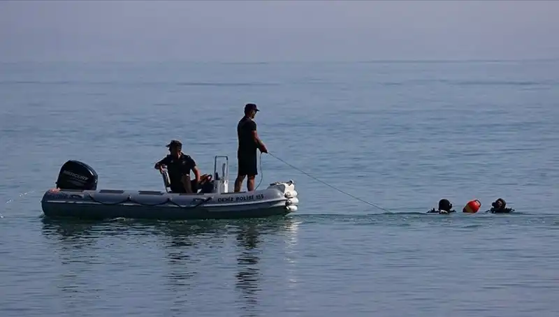 Kuşadası'nda Serinlemek İçin Denize Giren Genç Boğuldu, Aile Yıkıldı