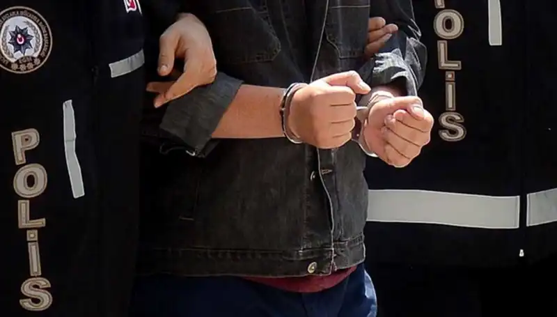 Kayseri'de Yasa Dışı Silah Ticareti Operasyonu: İki Şahıs Tutuklandı